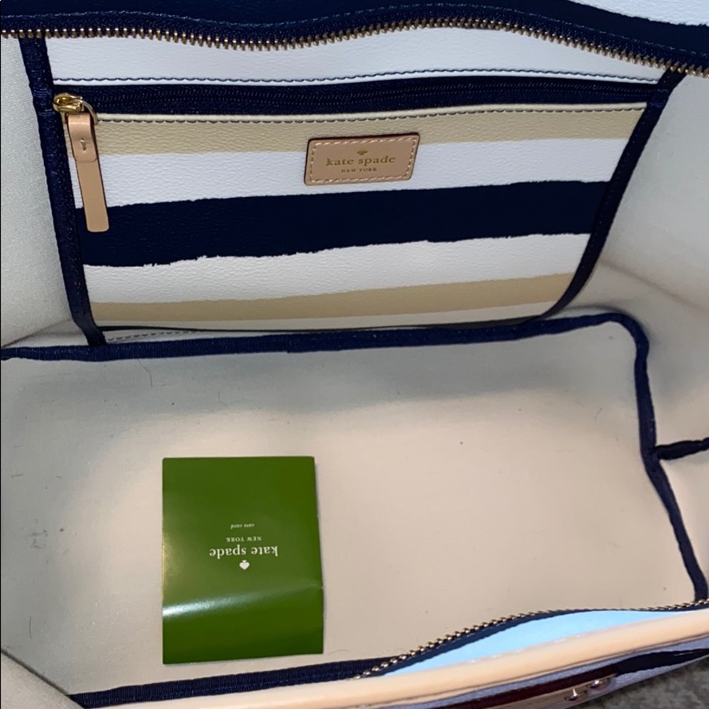Kate Spade Bondi Road Medium Harmony Purse - Picture 5 of 9